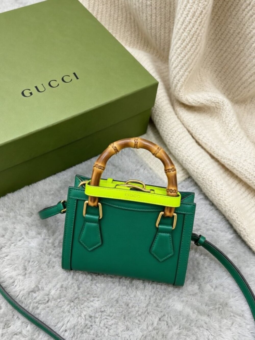 Gucci Diana Small Top Handle Bag - Picture 3 of 5
